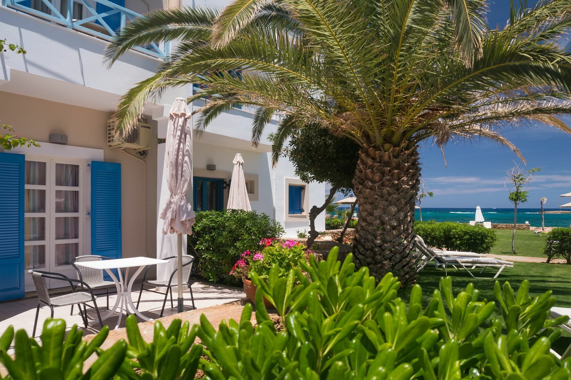Pyrgos Beach Hotel Apartments Mália Exterior foto